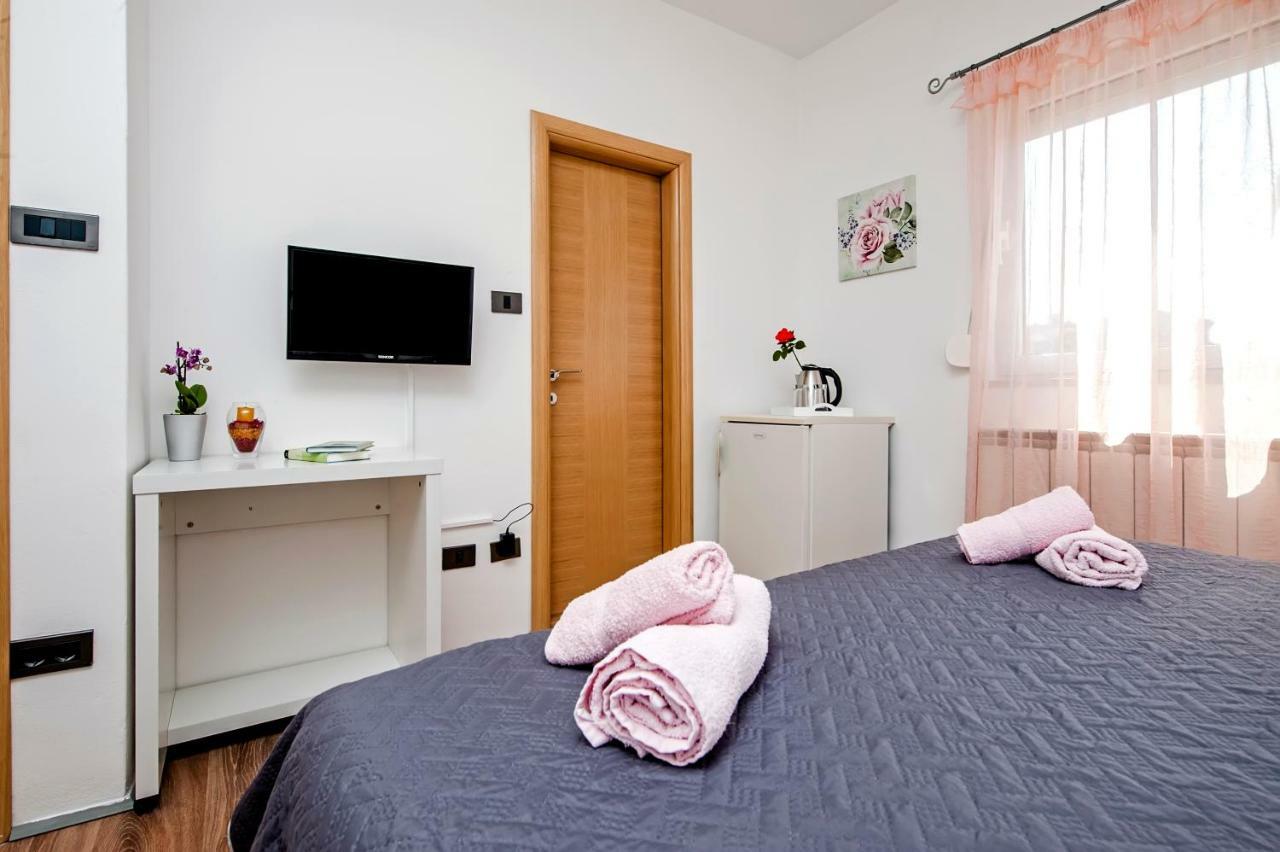 Rooms Mariana Rovinj Exterior foto