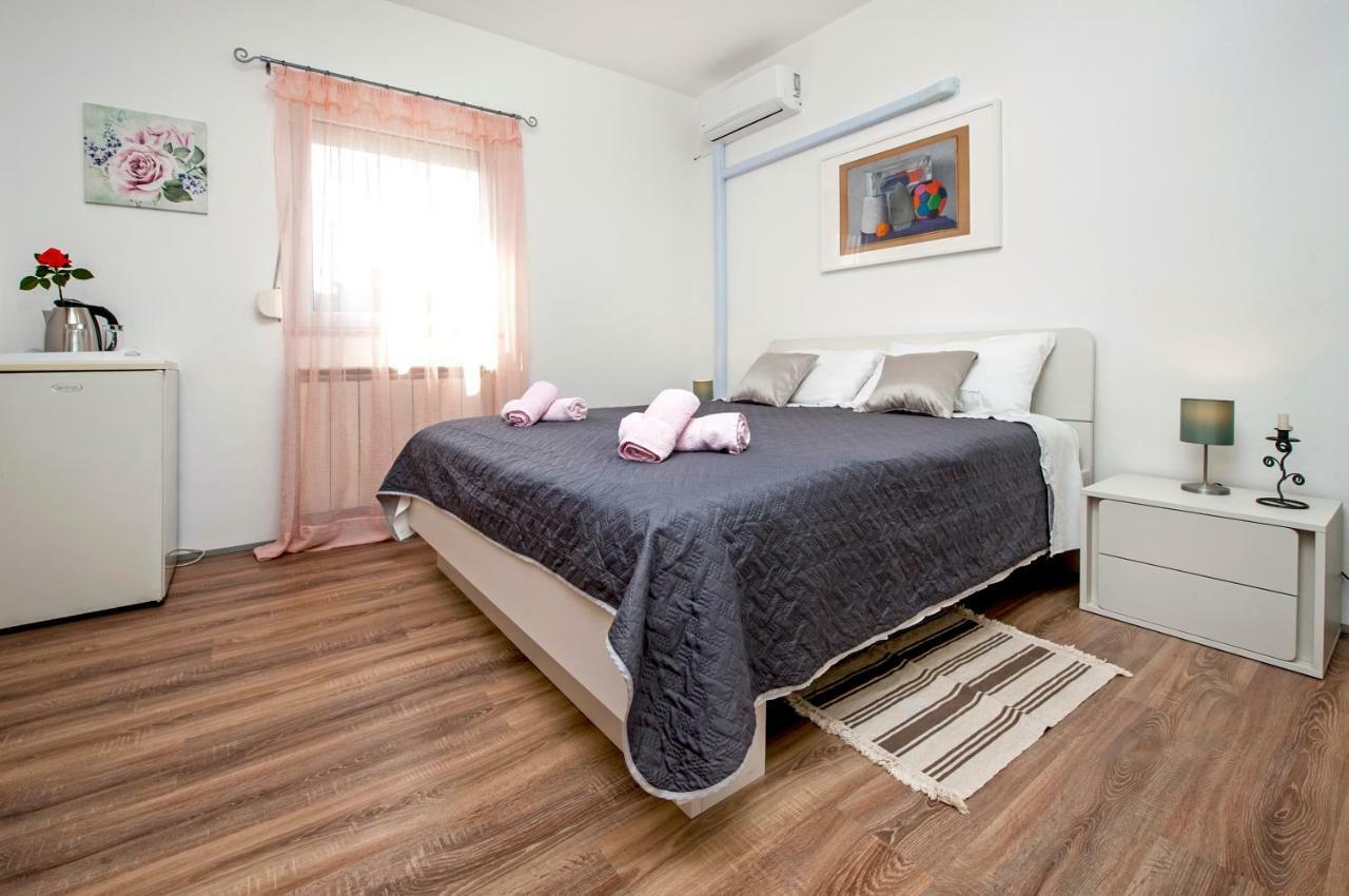 Rooms Mariana Rovinj Exterior foto
